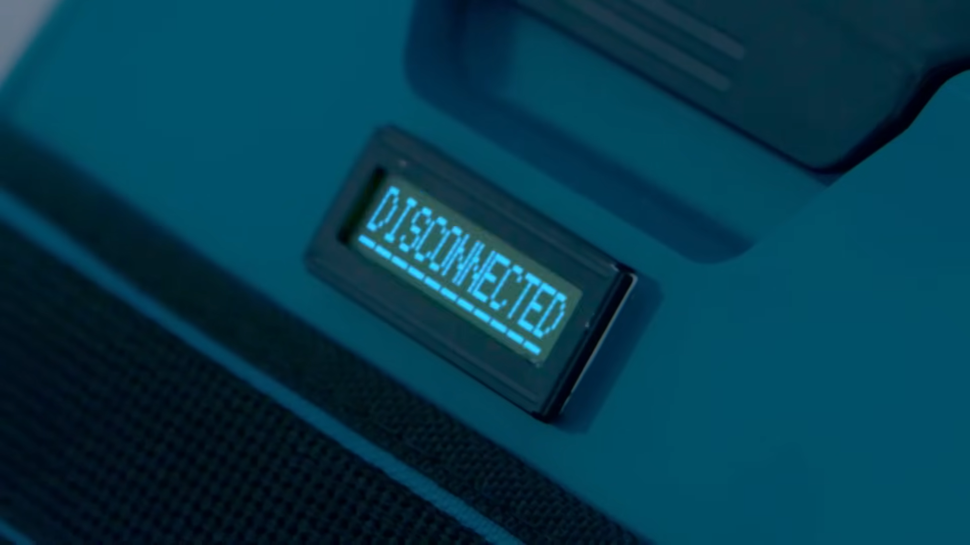 The backpack's screen displaying text reading 'Disconnected.'